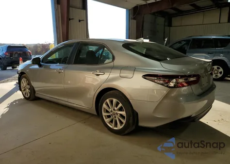 2022 Toyota Camry Le из США, поврежденный, VIN 4T1C11BK3NU057724